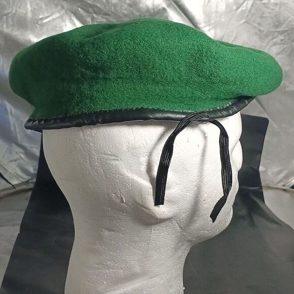Military Style Beret: Classic Olive Green Cap - Picture 5 of 7
